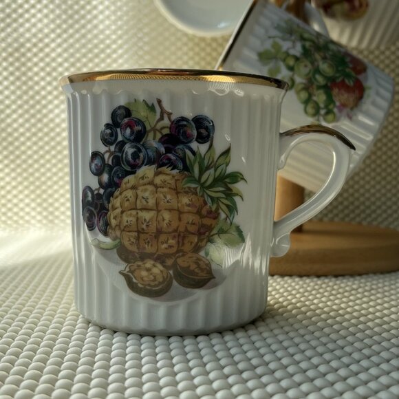 4 Mugs Fruit Pattern Made in Japan Golden Rim - Picture 2 of 14